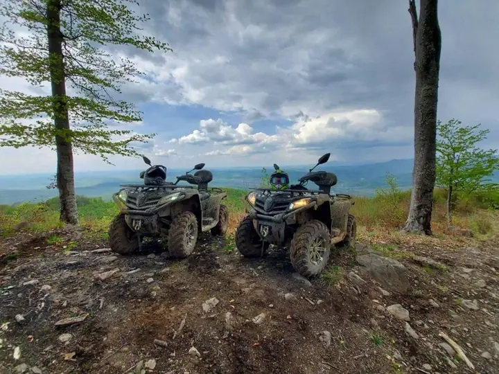 ATV-uri pe creastă, vara