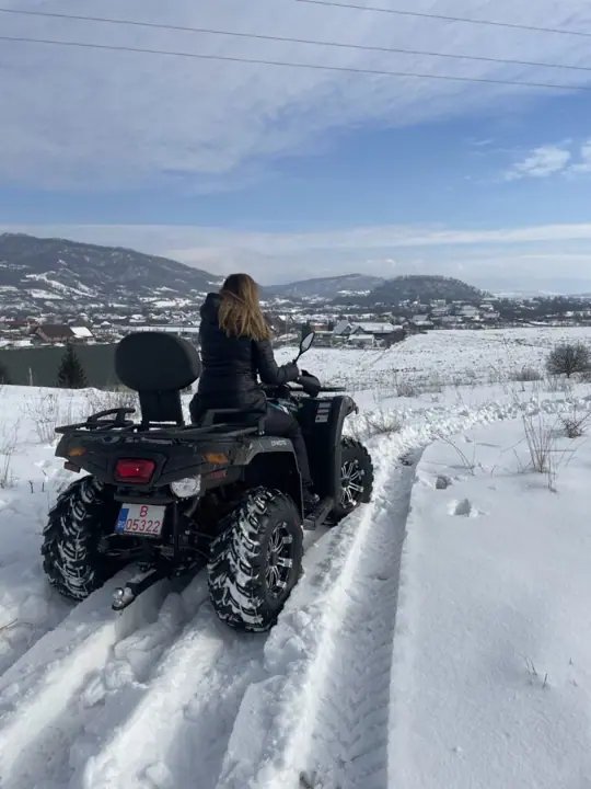 Pe ATV spre munți, iarna