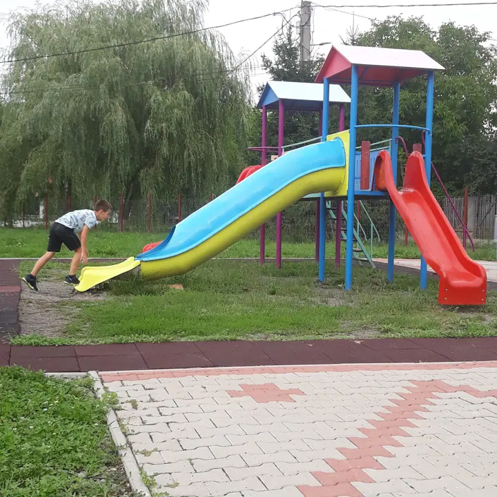 Locul de joacă de la baza noastră