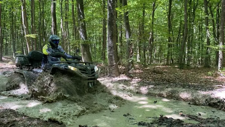 ATV prin noroi