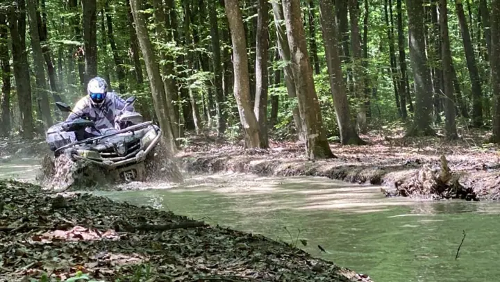 ATV prin apă
